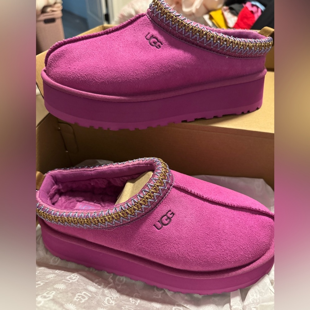 THE VIRAL UGG Tazz Adult Pink Platform Slippers RARE FIND